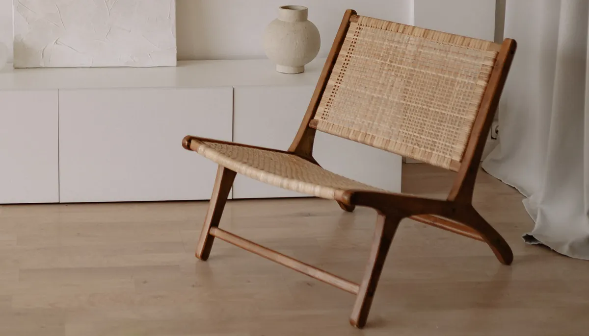 Solid wood lounge chair with woven seat